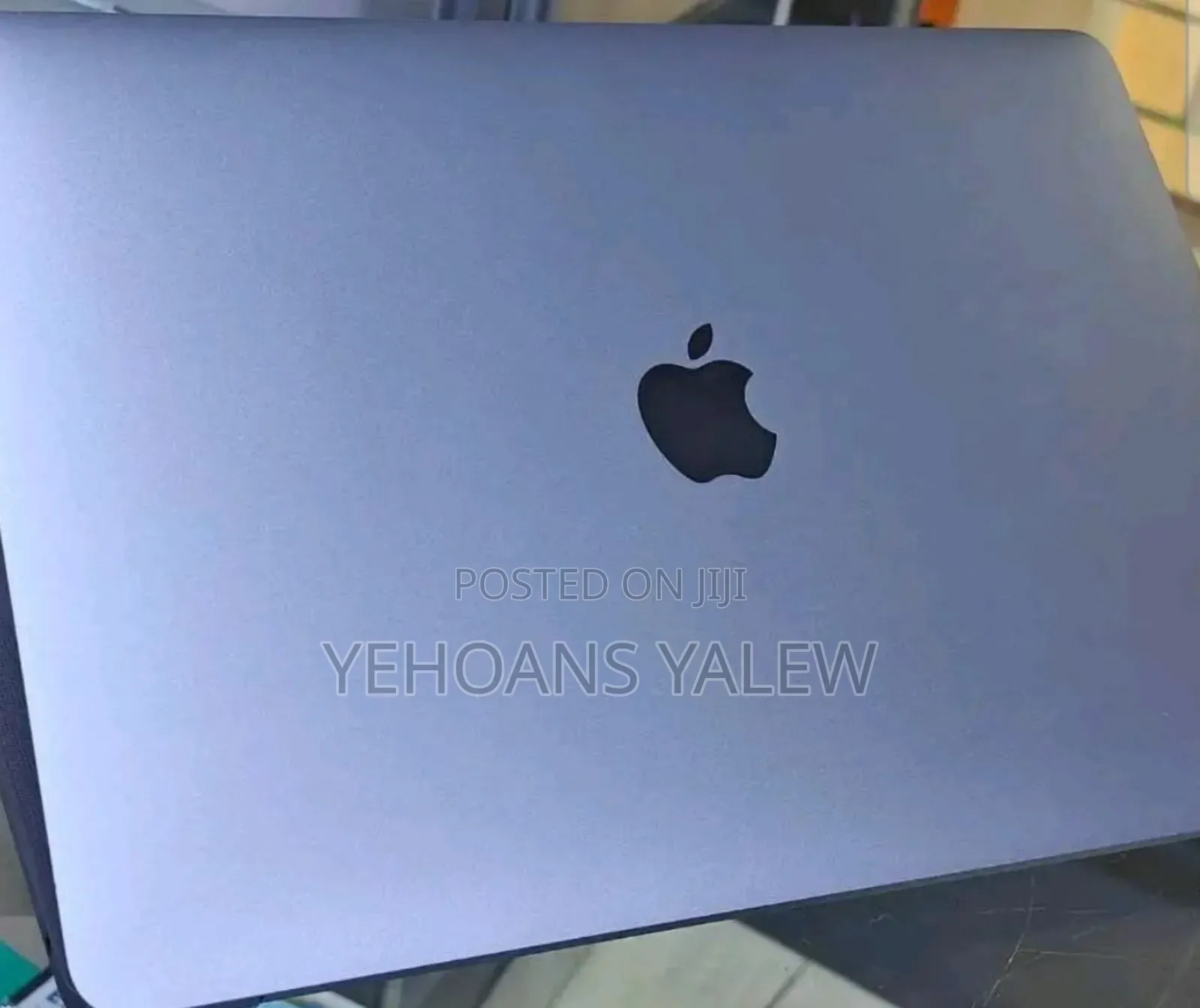 New Laptop Apple MacBook Pro 2022 M2 8GB Apple M2 SSD 256GB