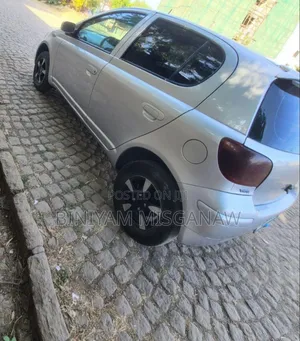 Toyota Yaris 1.4 2002 Silver