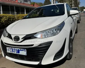 Photo - Toyota Yaris 2020 Ivory