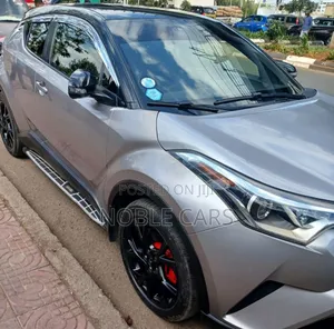 Photo - Toyota C-HR 2020 Silver
