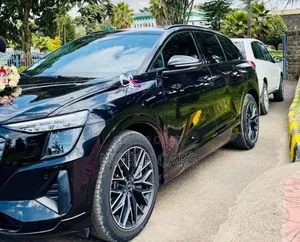 Audi Q5 2023 Matt Black