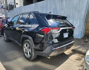 Toyota RAV4 2022 Matt Black