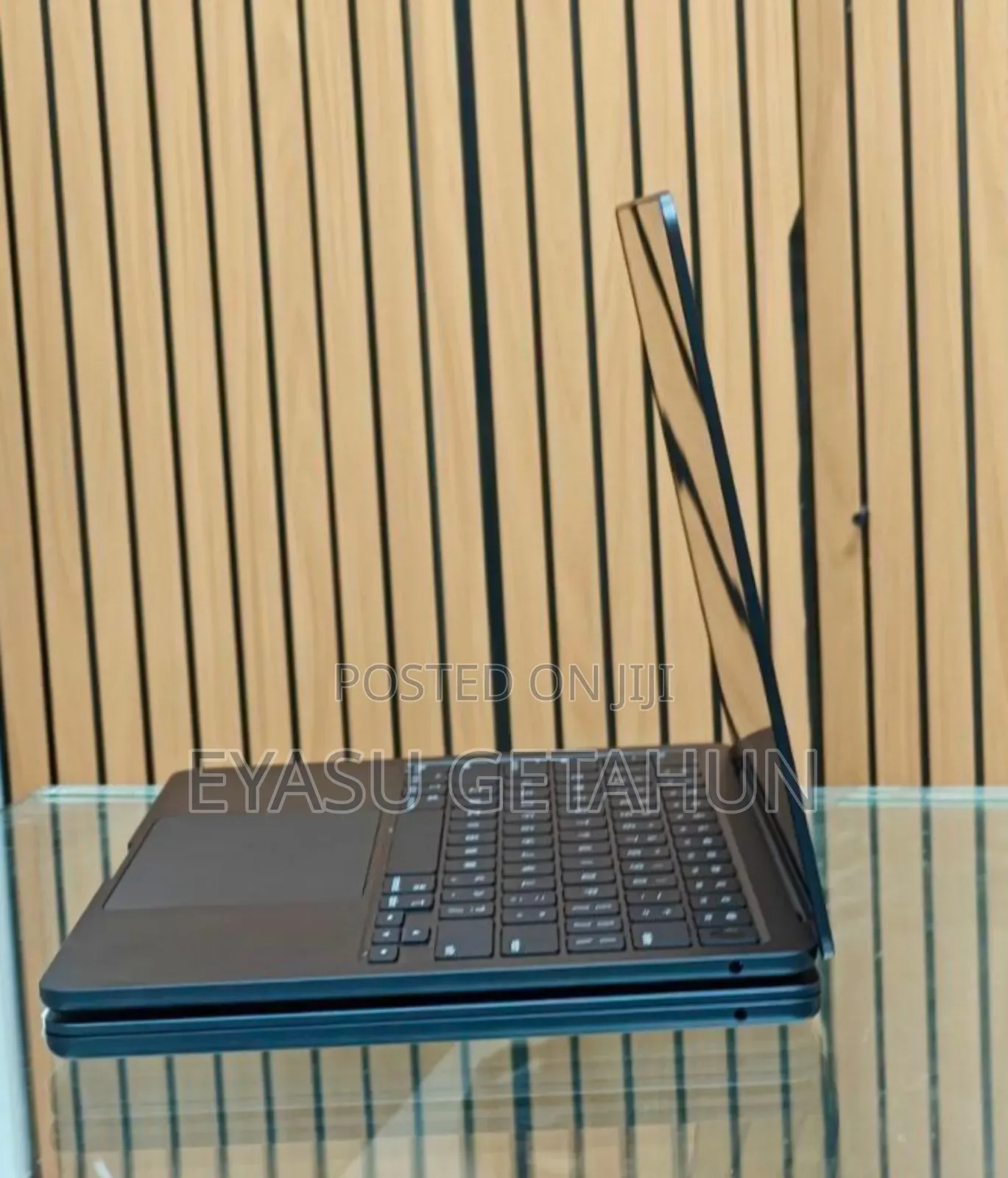 New Laptop Apple MacBook Air 2024 M3 13-Inch 8GB Apple M3 SSD 256GB