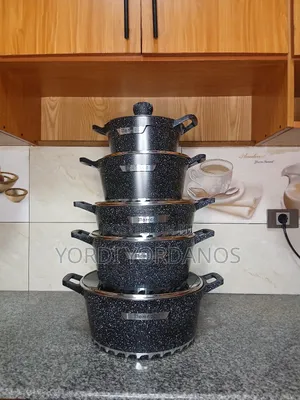 ሴሪሚክ ድስት. 4ድስት. 1 መጥበሻ. Quality Eka ከማርሲፓ Stor