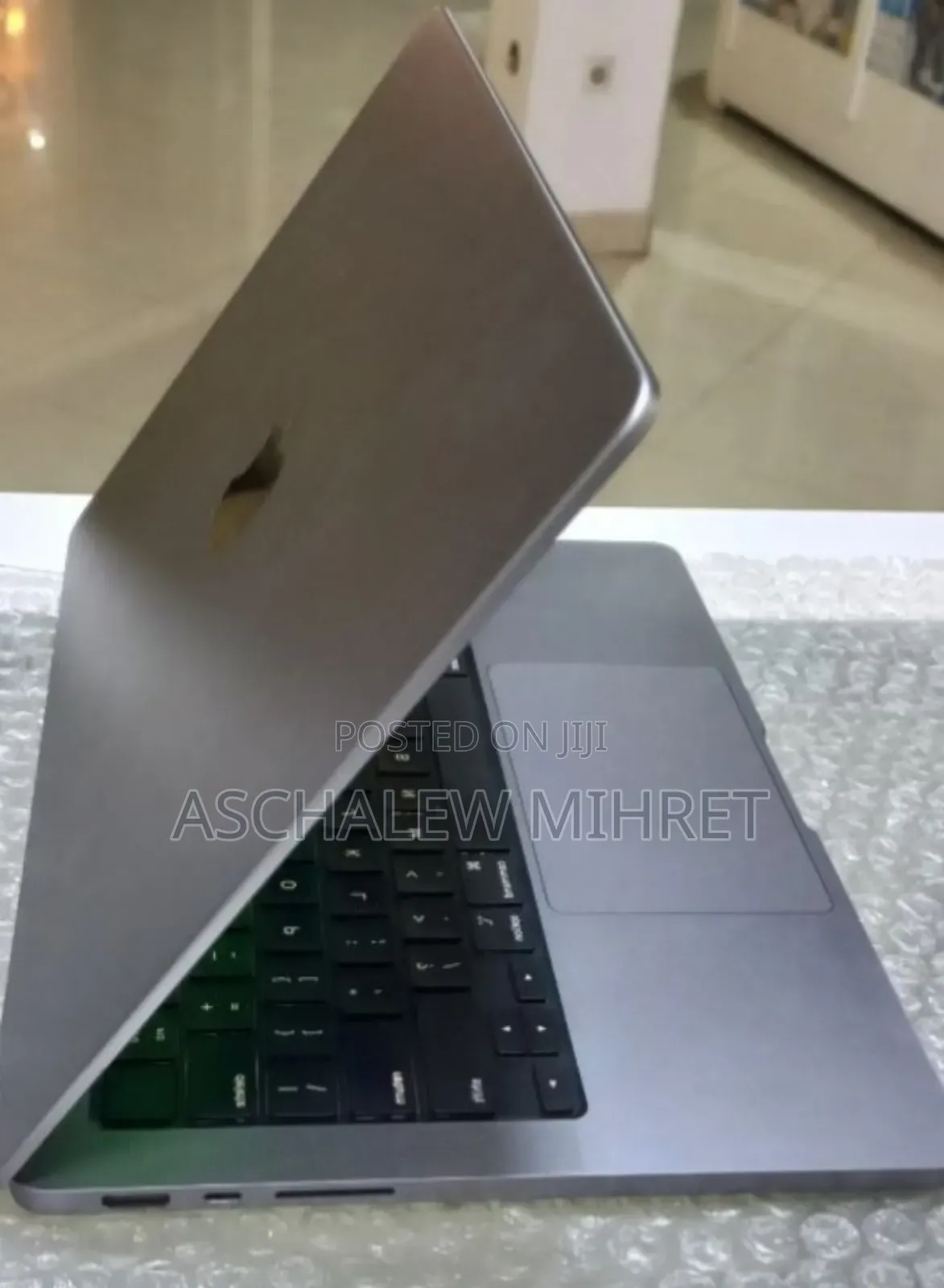 New Laptop Apple MacBook Pro M1 16GB Apple M1 Pro SSD 512GB