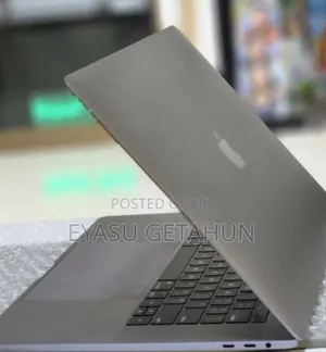 New Laptop Apple MacBook Pro 2017 16GB Intel Core I7 SSD 512GB