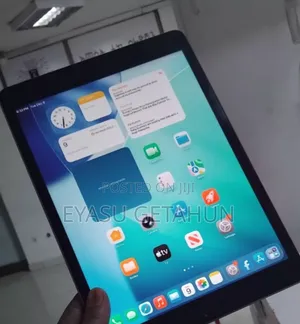 Photo - New Apple iPad 10.2 (2021) 64 GB
