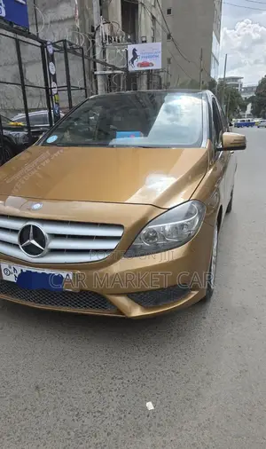 Mercedes-Benz E200 2014 Beige