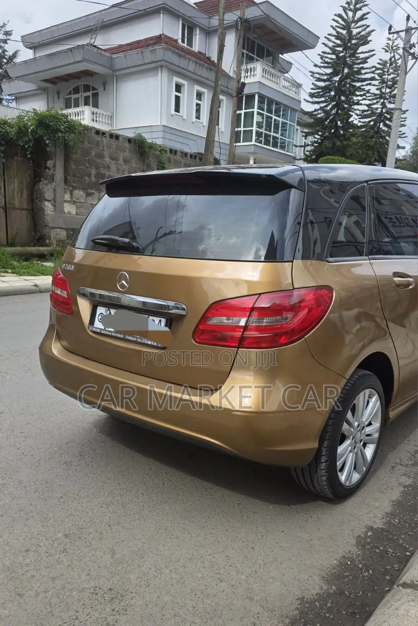 Mercedes-Benz E200 2014 Beige