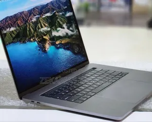 Photo - New Laptop Apple MacBook Pro 2017 16GB Intel Core I7 SSD 512GB