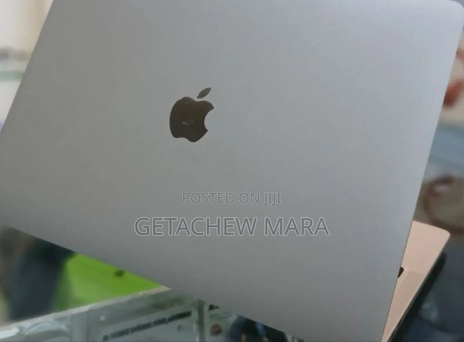 New Laptop Apple MacBook Pro 2022 M2 8GB Intel SSD 256GB