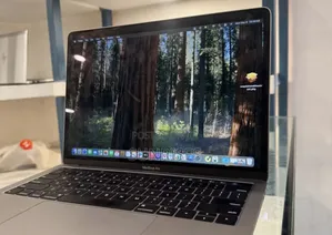 New Laptop Apple MacBook Pro 2019 8GB Intel Core I5 SSD 512GB