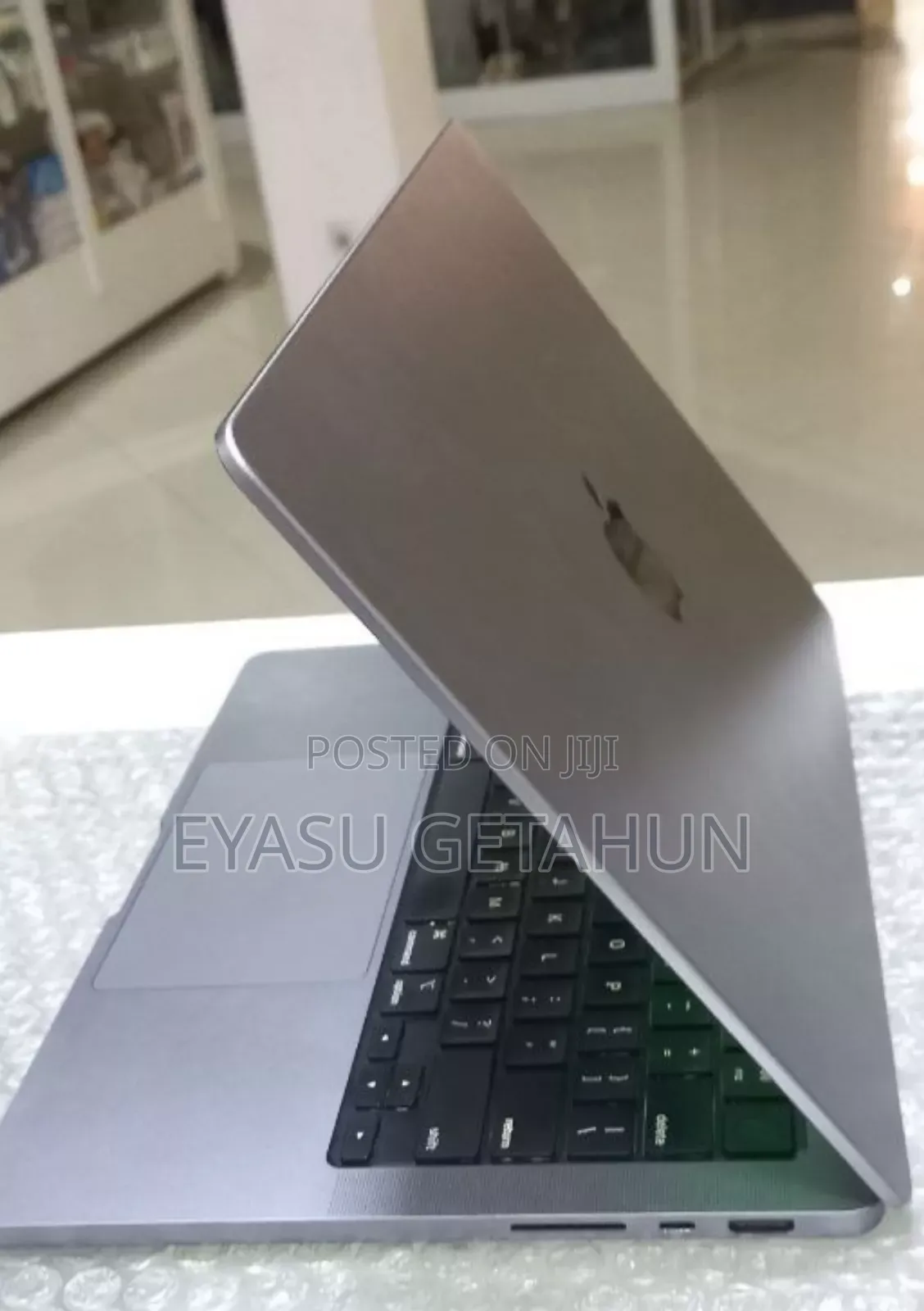 New Laptop Apple MacBook Pro 2021 M1 16GB Apple M1 Pro SSD 512GB