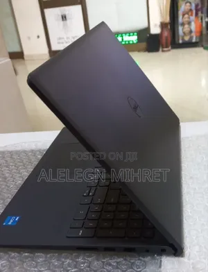 New Laptop Dell Vostro 3520 16GB Intel Core I5 SSD 512GB