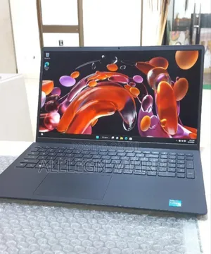 New Laptop Dell Vostro 3520 16GB Intel Core I5 SSD 512GB