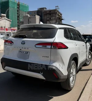 Toyota Corolla Cross Hybrid 2023 White