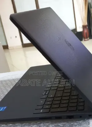Photo - New Laptop Dell Vostro 3520 16GB Intel Core I5 SSD 512GB