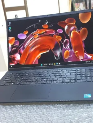 New Laptop Dell Vostro 3520 16GB Intel Core I5 SSD 512GB