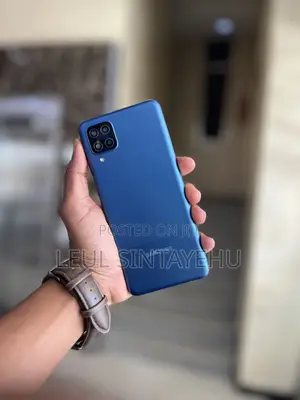 Photo - Samsung Galaxy A12 128 GB Blue