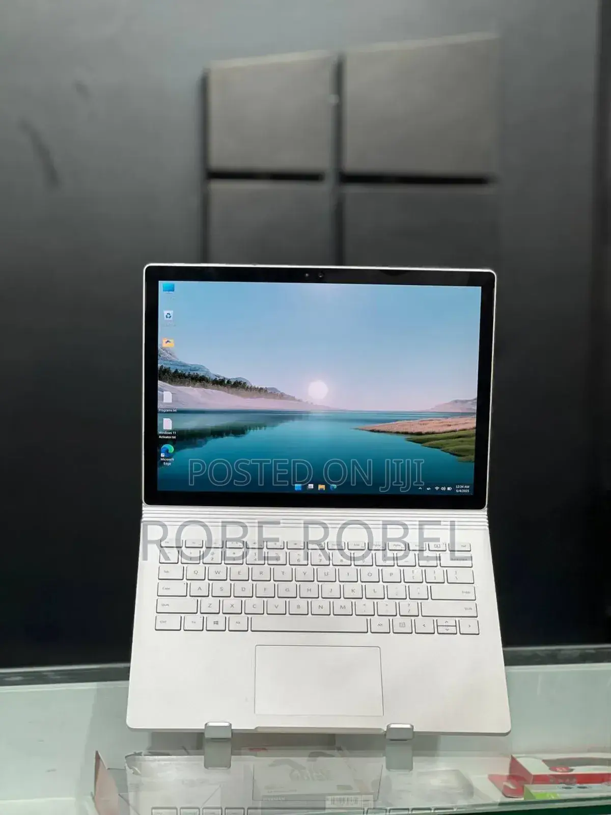 New Laptop Microsoft Surface Book 8GB Intel Core I5 SSD 256GB