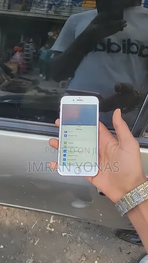 Photo - Apple iPhone 6s 16 GB Rose Gold