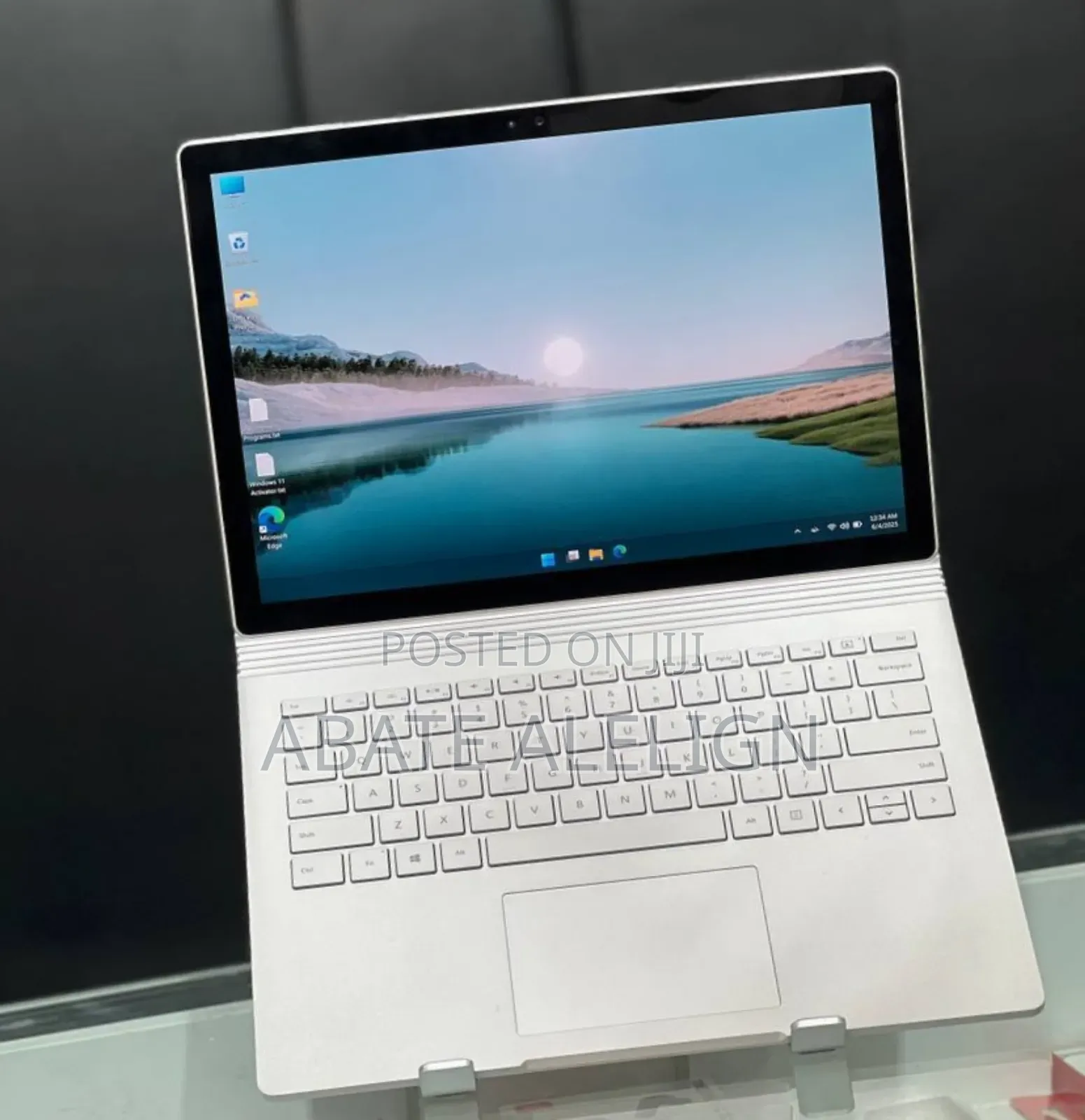 New Laptop Microsoft Surface Book 2 8GB Intel Core I5 SSD 256GB